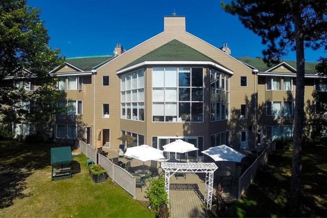 Auberge De La Montagne Coupee Saint Jean De Matha Exterior photo